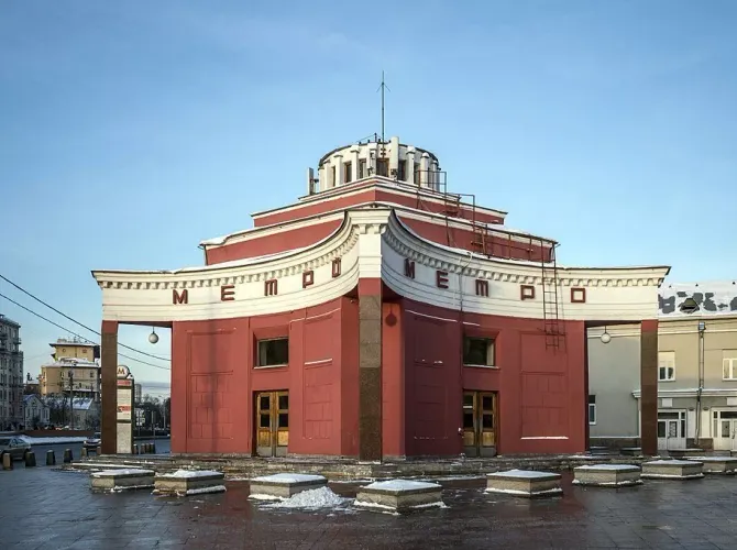 Метро и город. Наземные вестибюли первой очереди. От «Арбатской» до «Парка культуры»
