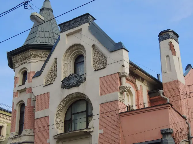 Онлайн-лекция «Автопортреты на фоне города. Собственные дома московских архитекторов» (#ОставайтесьДома)