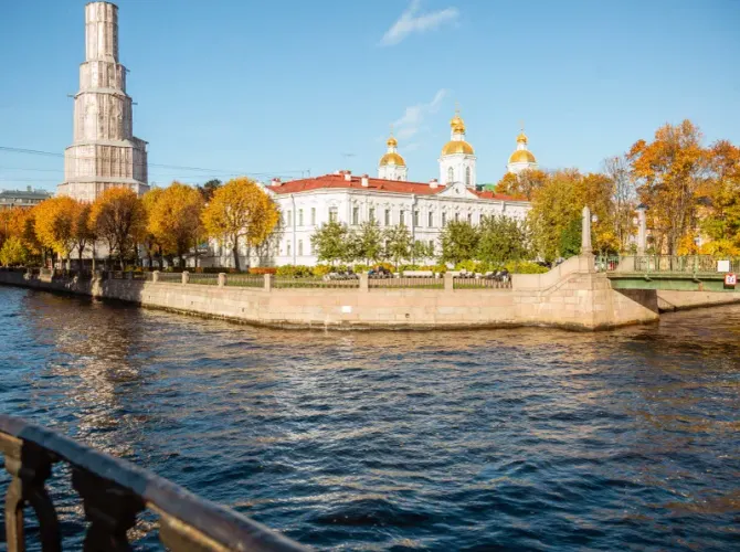 Пешеходная экскурсия по Коломне с дегустацией специалитетов в баре Бекицер на Новой Голландии 